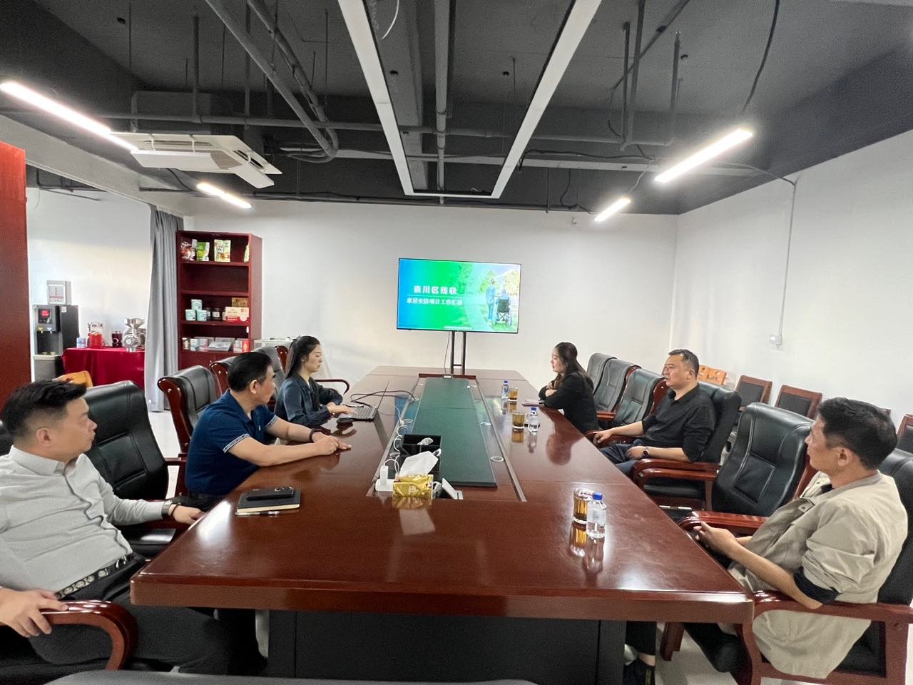 崇川區(qū)殘聯(lián)領(lǐng)導(dǎo)蒞臨我司視察指導(dǎo)
